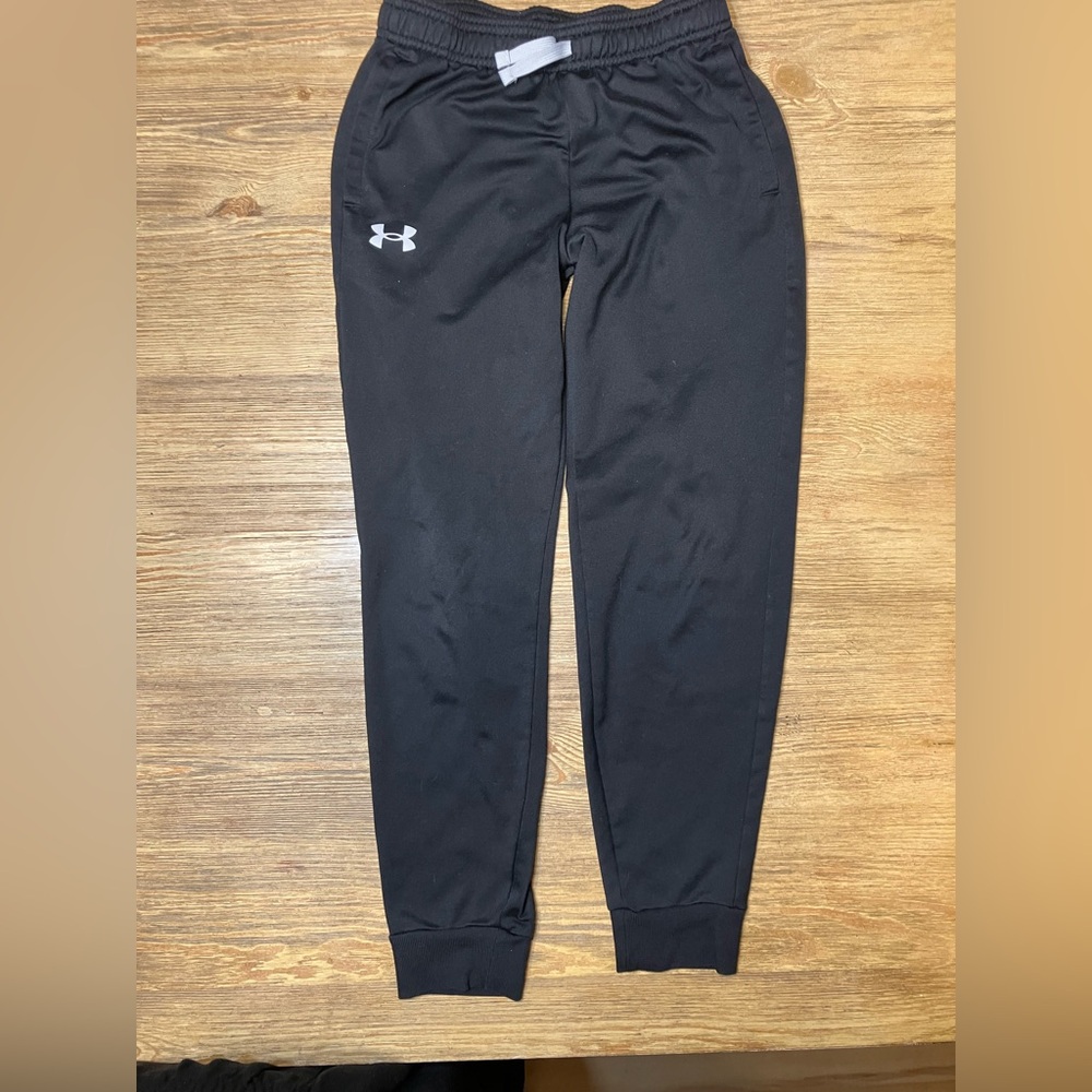 Under Armour Youth M Black sweatpants